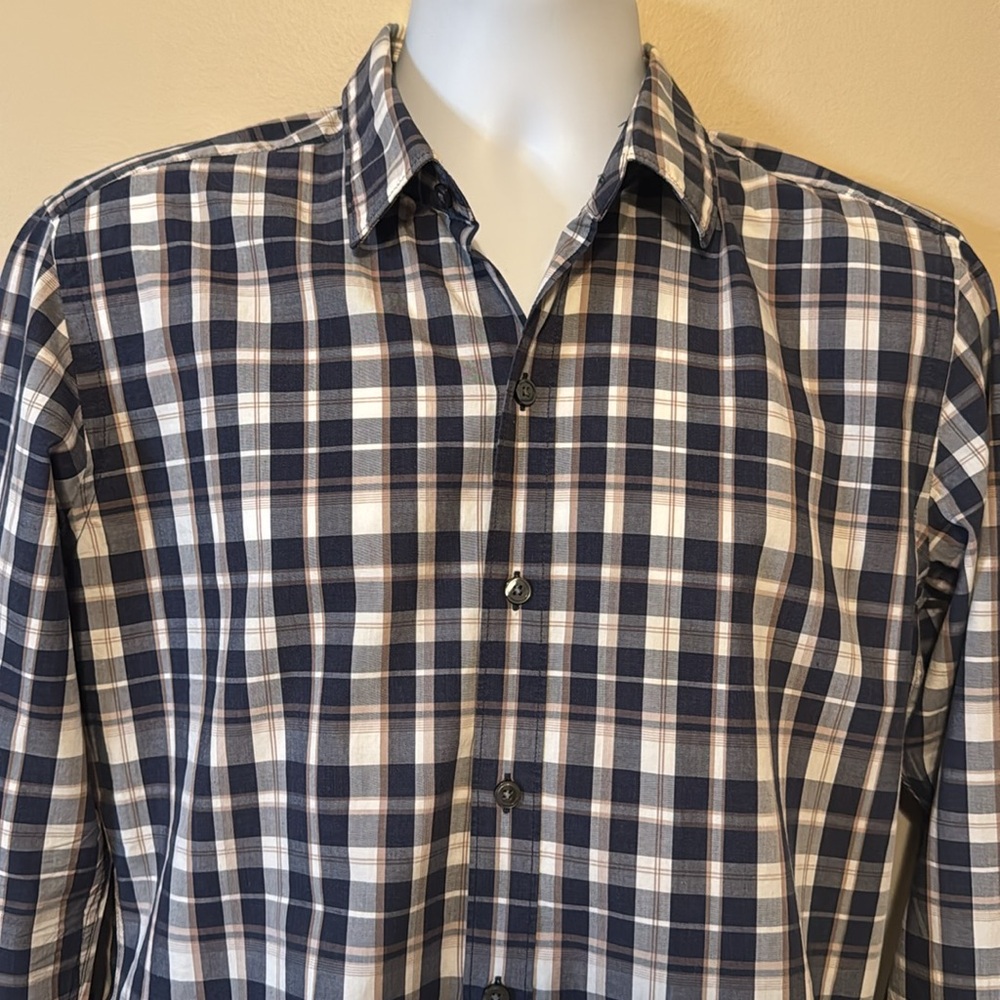 BOSS HUGO BOSS Button Down Shirt. Size Medium